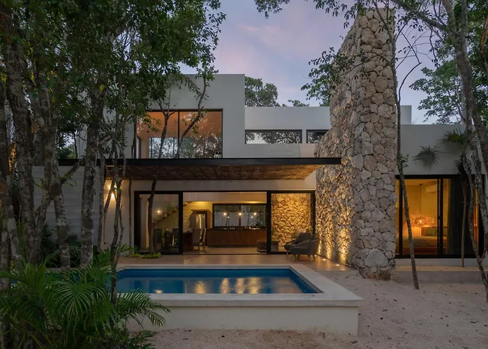 Twelve O'clock - Luxury Villa