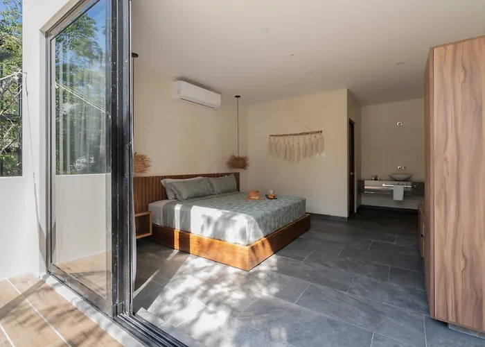 Twelve O'clock - Luxury Villa *