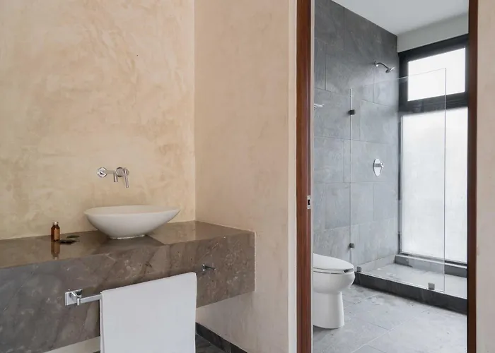Twelve O'clock - Luxury Villa