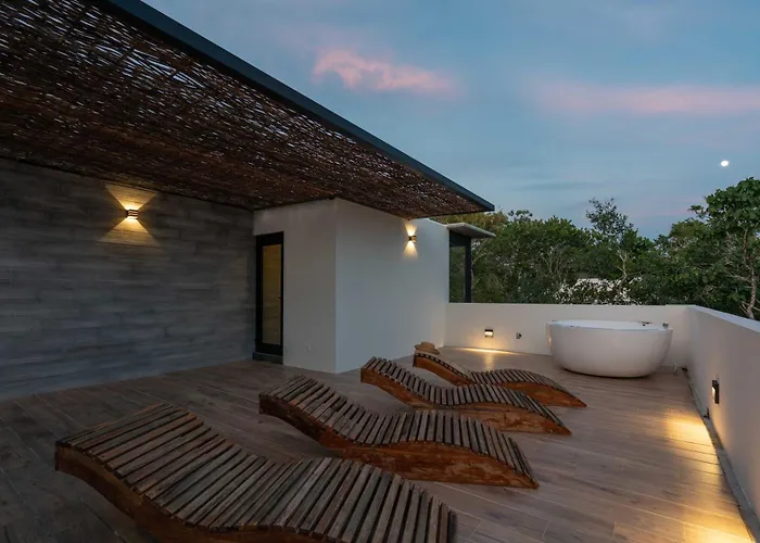 Twelve O'clock - Luxury Villa *